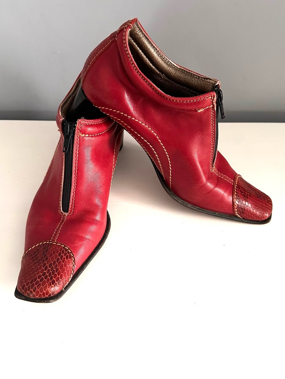 PRATESI - Women’s, Red Leather Shoes, Vintage Inspired Look, Made In Italy, 37